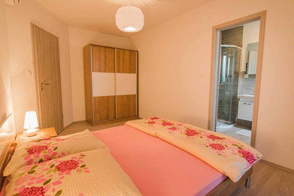 Apartment Grabovac Kaštela Kamer foto