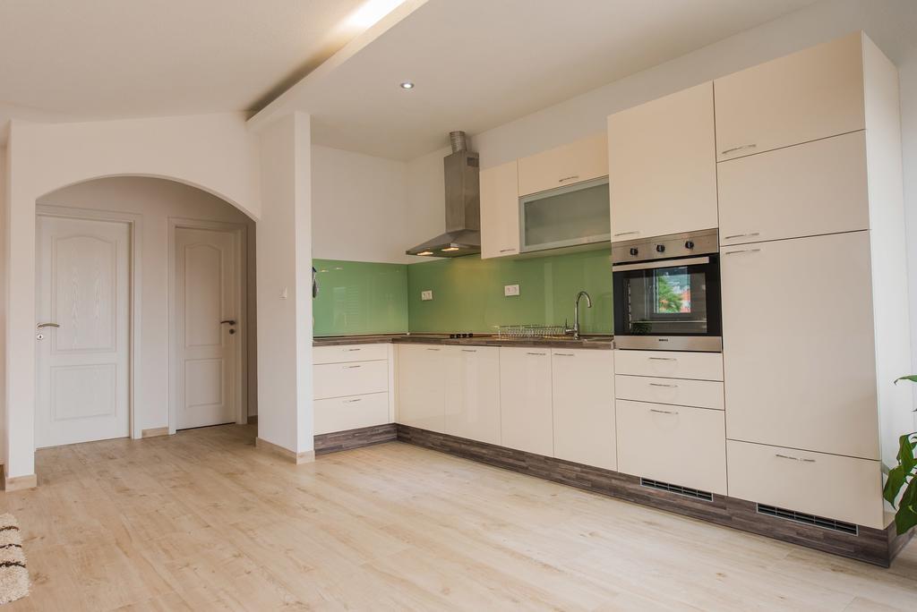 Apartment Grabovac Kaštela Kamer foto
